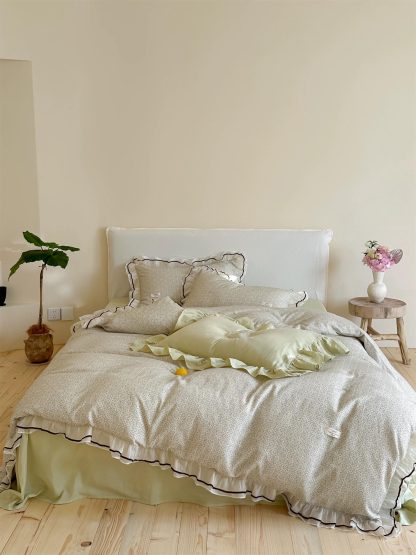 Pastoral floral ruffled four-piece bedding set