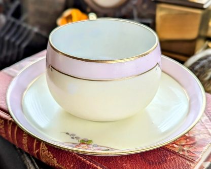 Lilac flower cluster gilt cup and saucer set - Image 5