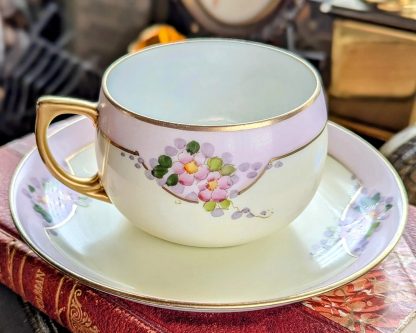 Lilac flower cluster gilt cup and saucer set - Image 4