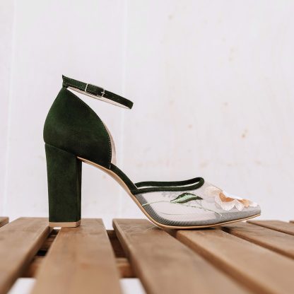 Retro forest floral embroidered pointed toe thick-heeled sandals - Image 2