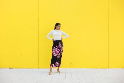 Black high-waisted maxi skirt with colorful floral print - Image 2