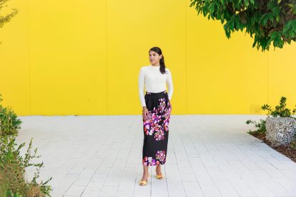 Black high-waisted maxi skirt with colorful floral print - Image 4
