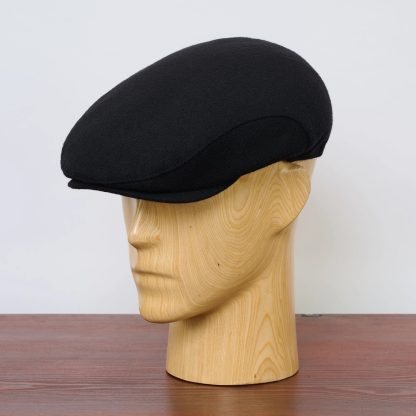 Classic black woolen beret - Image 3