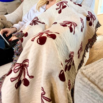 Retro Sweet Cherry Bow Jacquard Blanket - Image 3