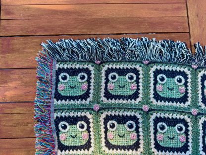 Retro cute frog jacquard blanket - Image 3