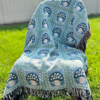Retro fairytale style mushroom jacquard blanket