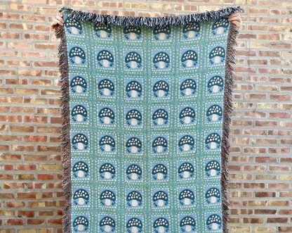 Retro fairytale style mushroom jacquard blanket - Image 2