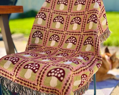 Retro forest mushroom jacquard blanket - Image 6