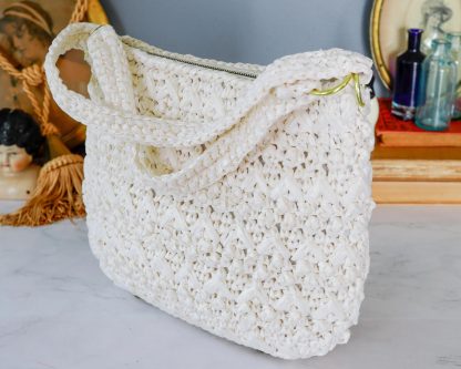 Vintage white hand-woven shoulder bag - Image 6