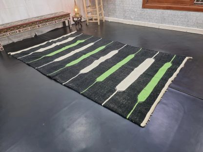 Handmade contrasting geometric line carpet - Image 7