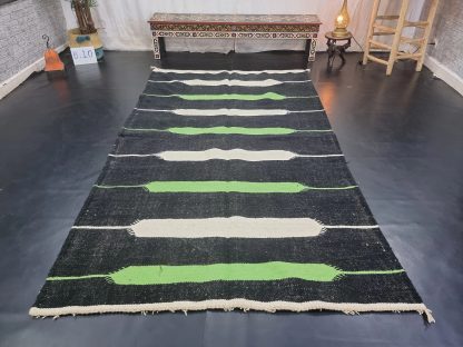 Handmade contrasting geometric line carpet - Image 2