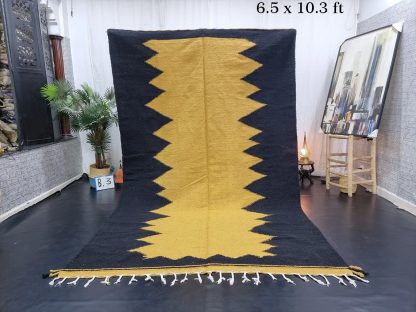 Black and yellow contrasting zigzag tassel rug - Image 10