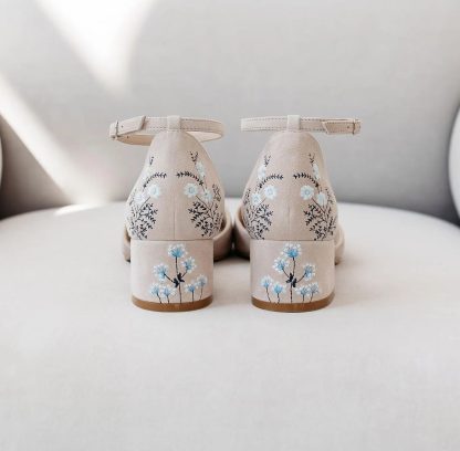 Spring Mist Embroidered Chunky Heel Sandals - Image 3