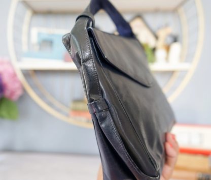 Vintage black leather envelope handbag - Image 2