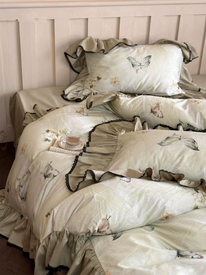 Vintage butterfly floral satin four-piece bedding set - Image 7