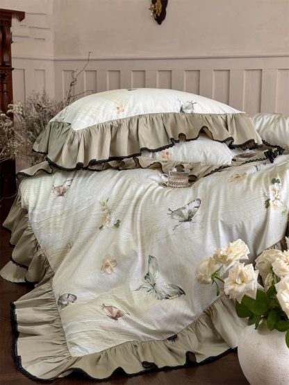 Vintage butterfly floral satin four-piece bedding set - Image 4