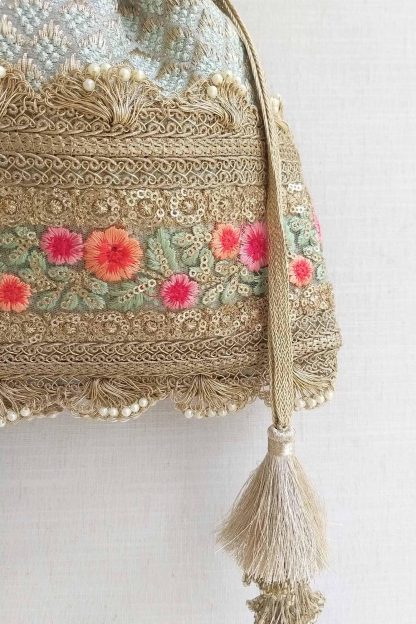Pastoral style embroidered tassel drawstring bag - Image 4