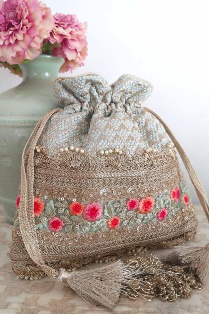 Pastoral style embroidered tassel drawstring bag - Image 2