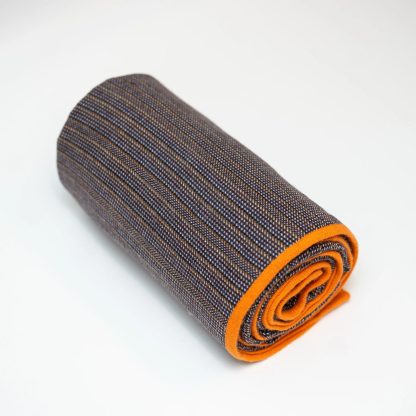 Dark brown contrasting hem blended throw blanket - Image 2