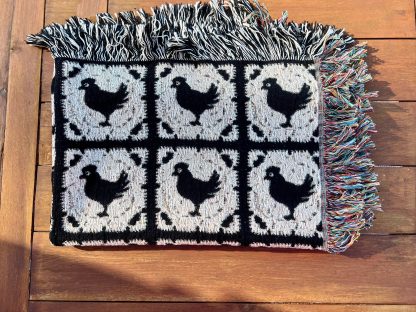Vintage Farm Style Hen Jacquard Blanket - Image 2