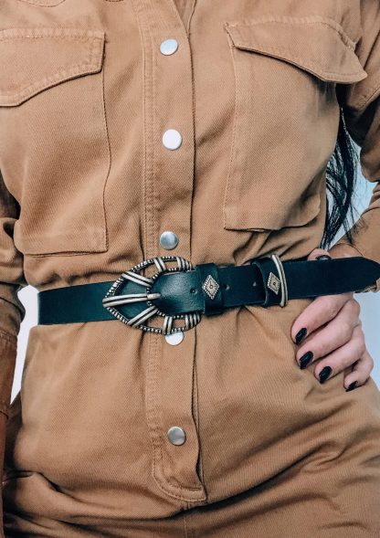 Vintage style black belt with metal carved buckle - Image 4