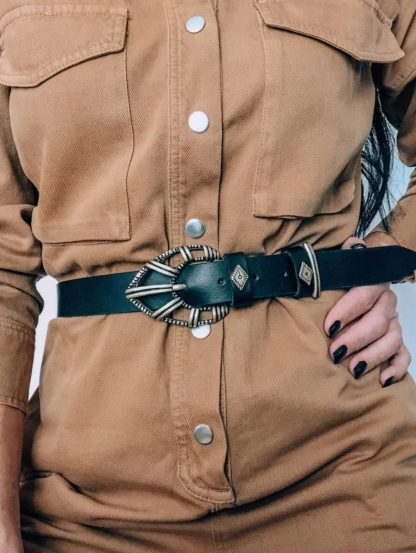 Vintage style black belt with metal carved buckle - Image 2