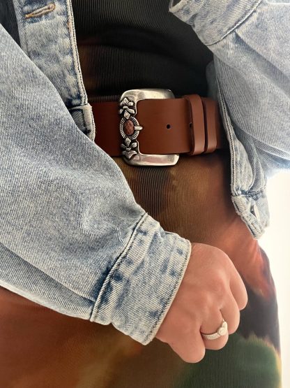 Western vintage carved buckle brown belt - Image 9