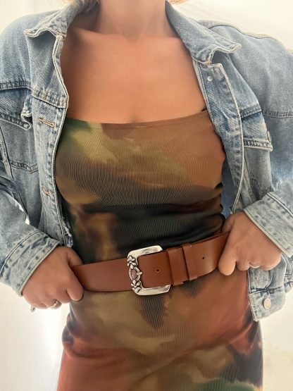 Western vintage carved buckle brown belt - Image 4