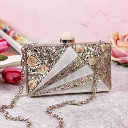 Vintage silver scalloped shell evening bag - Image 6