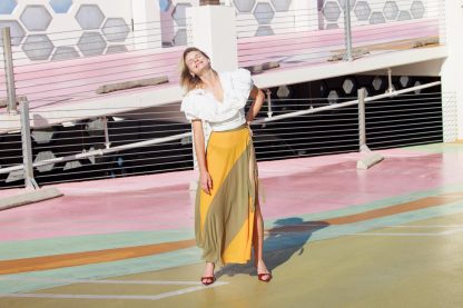 Yellow and brown contrasting high-waisted high-slit draped maxi skirt - Image 2