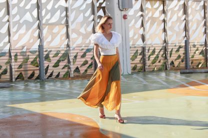 Yellow and brown contrasting high-waisted high-slit draped maxi skirt - Image 8