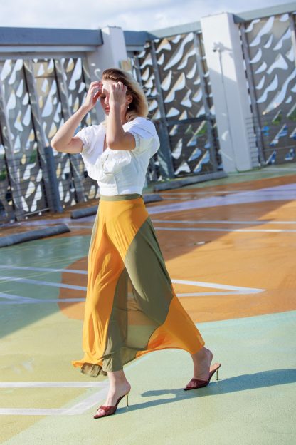 Yellow and brown contrasting high-waisted high-slit draped maxi skirt - Image 7
