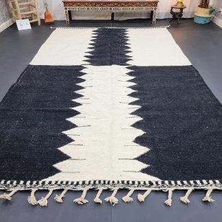 Handmade geometric sawtooth rug