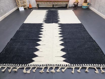 Handmade geometric sawtooth rug