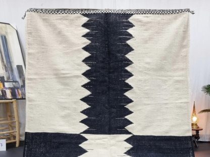 Handmade geometric sawtooth rug - Image 9