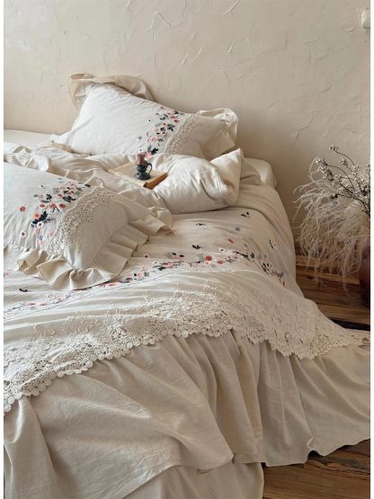 Pastoral embroidered lace four-piece bedding set - Image 3