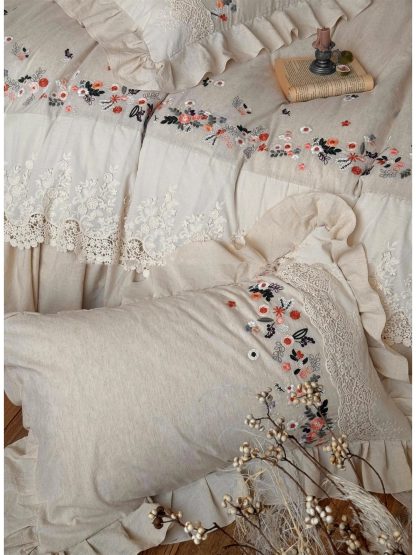 Pastoral embroidered lace four-piece bedding set - Image 2