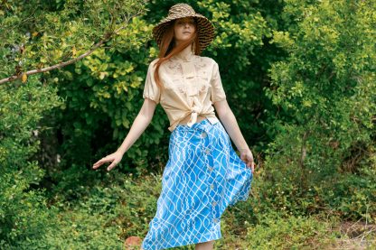 Blue and white geometric pattern button-front high-waist A-line midi skirt - Image 9