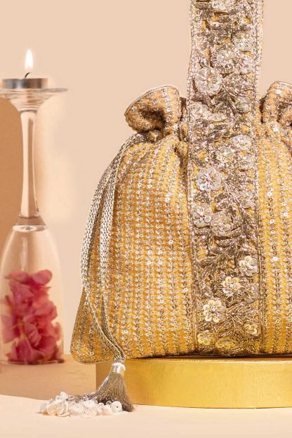 Luxurious golden brown embroidered handbag - Image 4