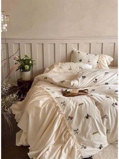Pastoral Plant Embroidery Ruffle Four-Piece Set - Image 5