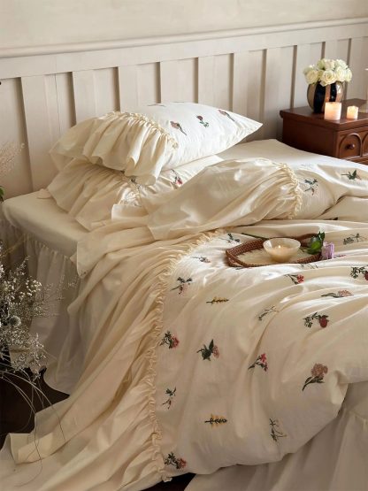 Pastoral Plant Embroidery Ruffle Four-Piece Set - Image 4