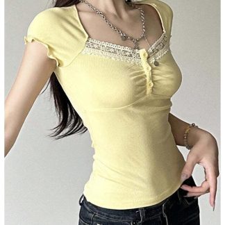 Square neck lace small flying sleeve slim T-shirt