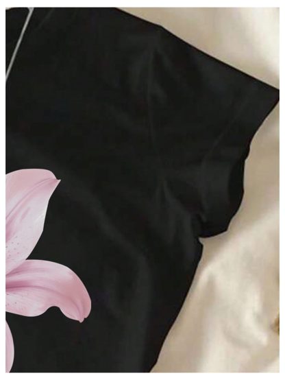 Sweet and Cool Lily Print Slim-Fit Cropped T-Shirt - Image 6