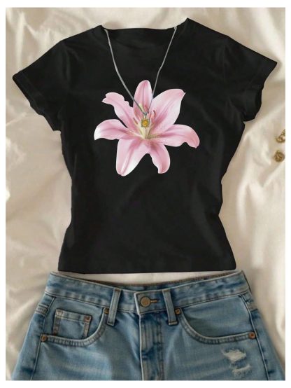 Sweet and Cool Lily Print Slim-Fit Cropped T-Shirt - Image 3