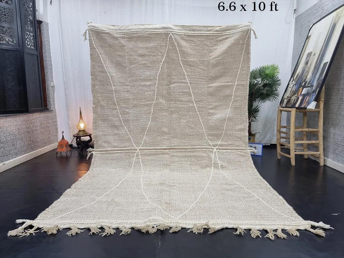 Natural beige geometric tassel rug - Image 10