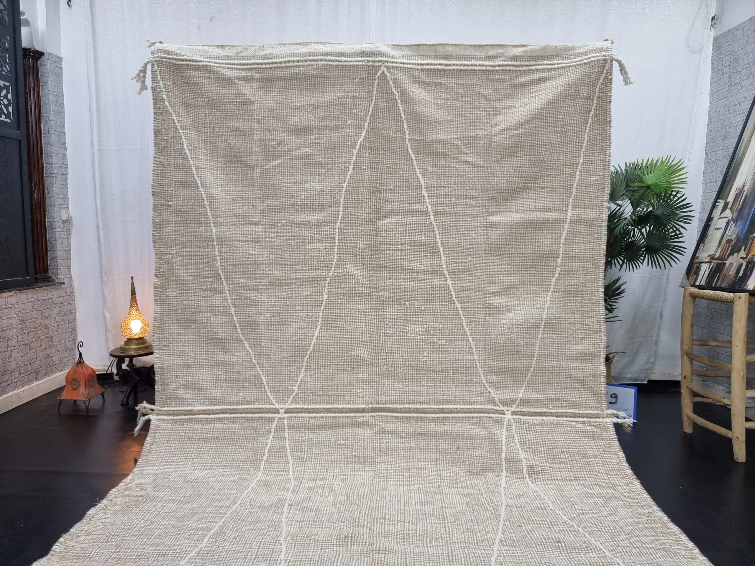 Natural beige geometric tassel rug - Image 9