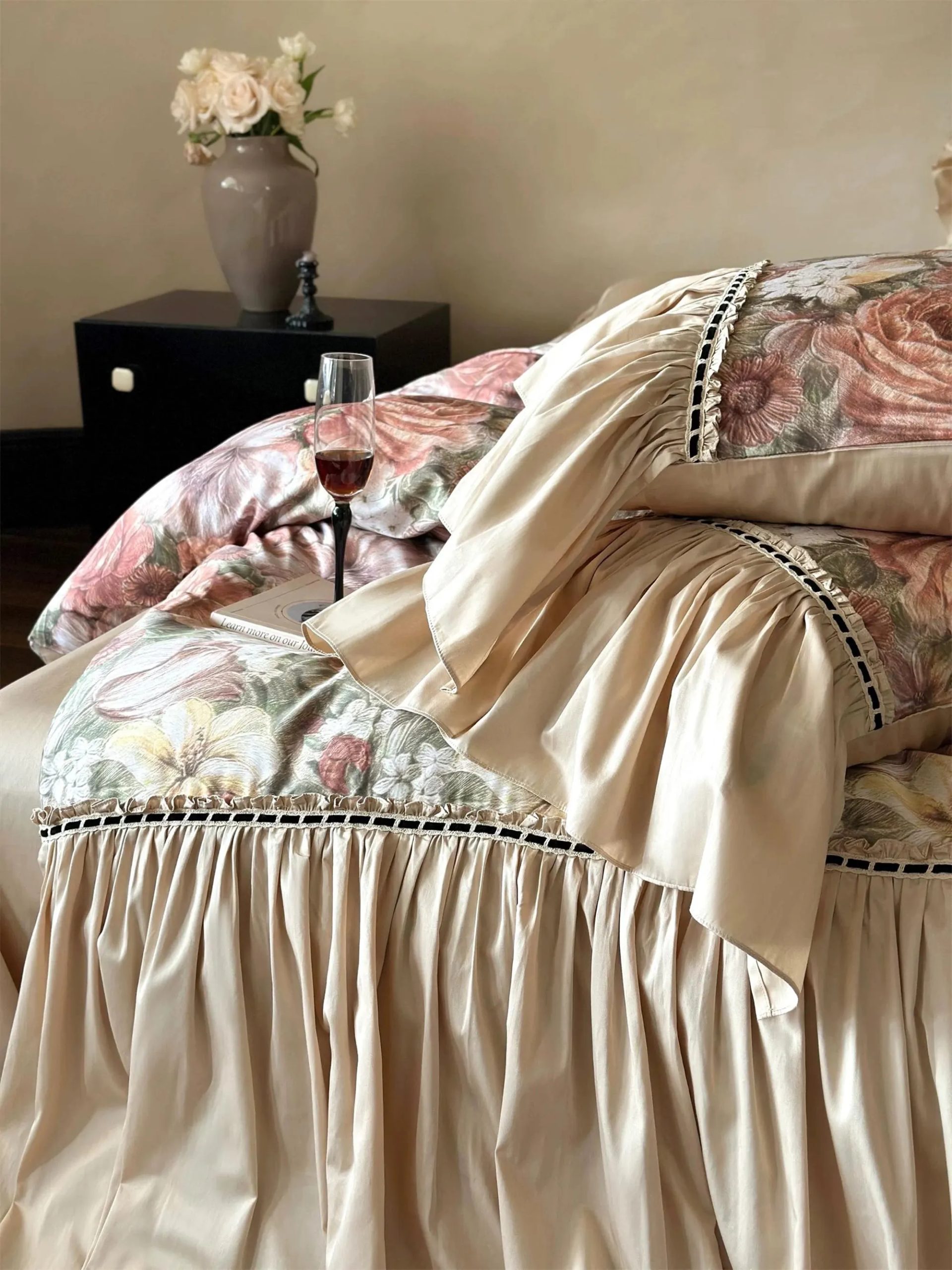 French retro floral satin four-piece bedding set - Image 6