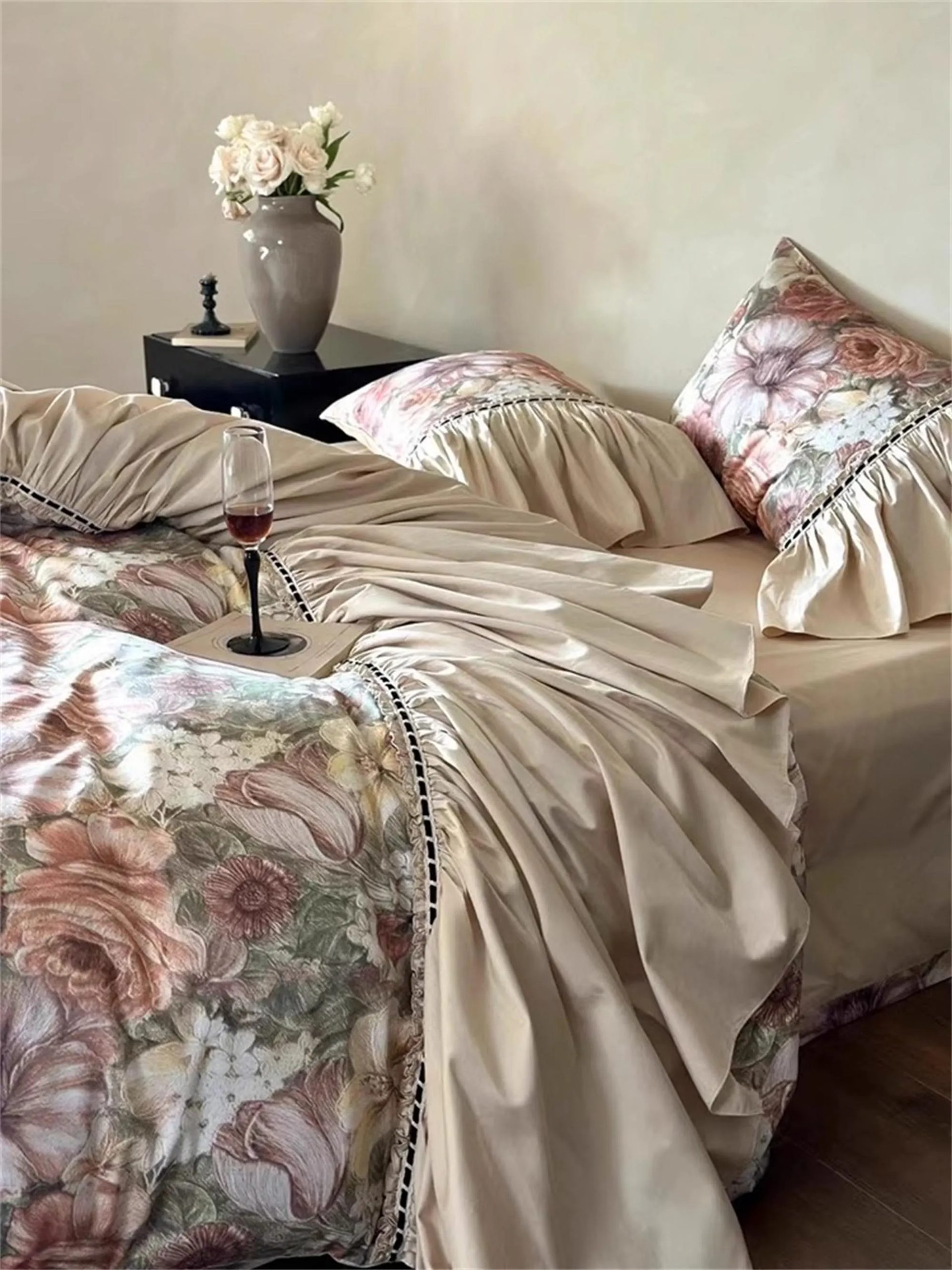 French retro floral satin four-piece bedding set - Image 3