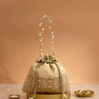 Palace-style gilded pearl embroidered handbag