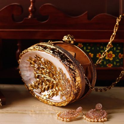 Vintage Gold Leaf Mother-of-Pearl Oval Evening Bag - Image 3